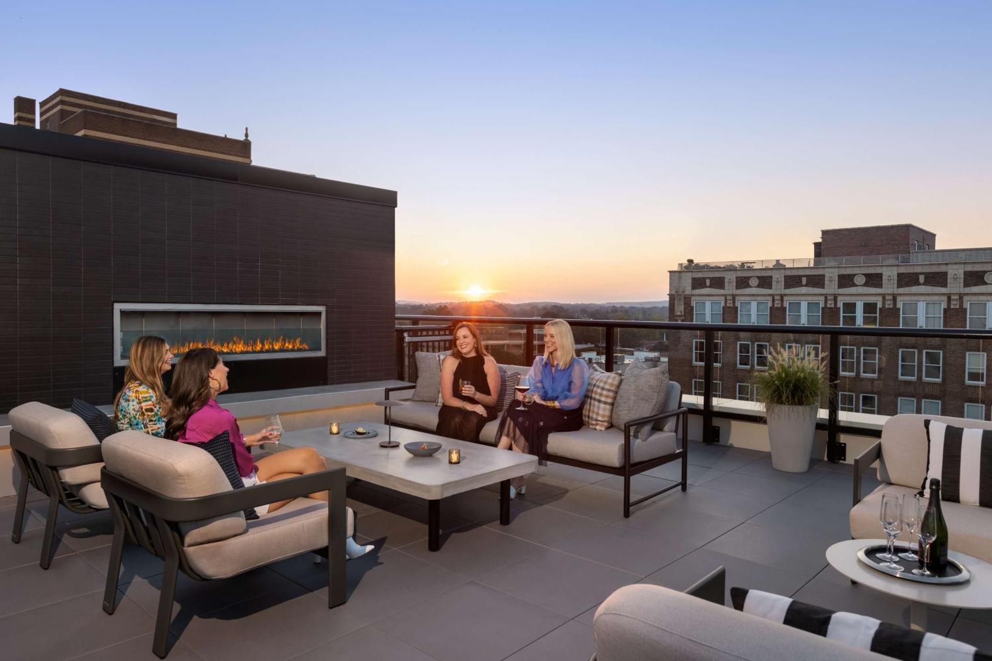 106 Jefferson Huntsville, Curio Collection By Hilton מראה חיצוני תמונה